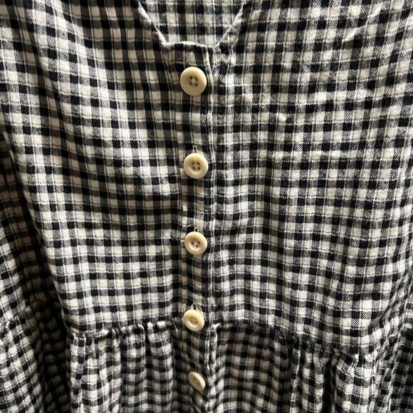 EUC Madewell Small Black& White Checkered Blouse V-neck, Short Sleeves #113 - Picture 3 of 4